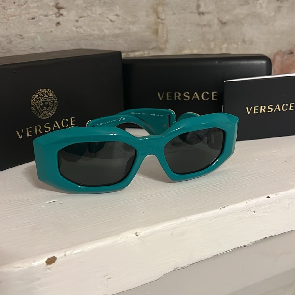 Versace MAXI MEDUSA BIGGIE Sunglasses Turquoise/Aqua - Picture 6 of 8